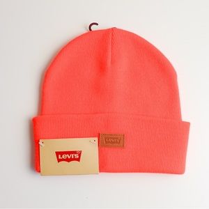 Levi's Beanie All Season Comfy Leather Logo Patch Cuffed Hero Beanie